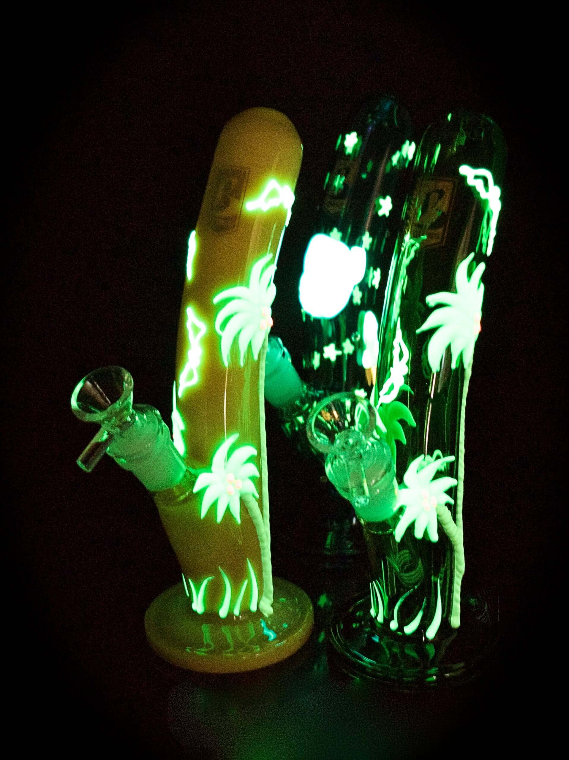 6B GLASS - 11" Tree of life Glow In The Dark Glass Water Pipe -2021B27