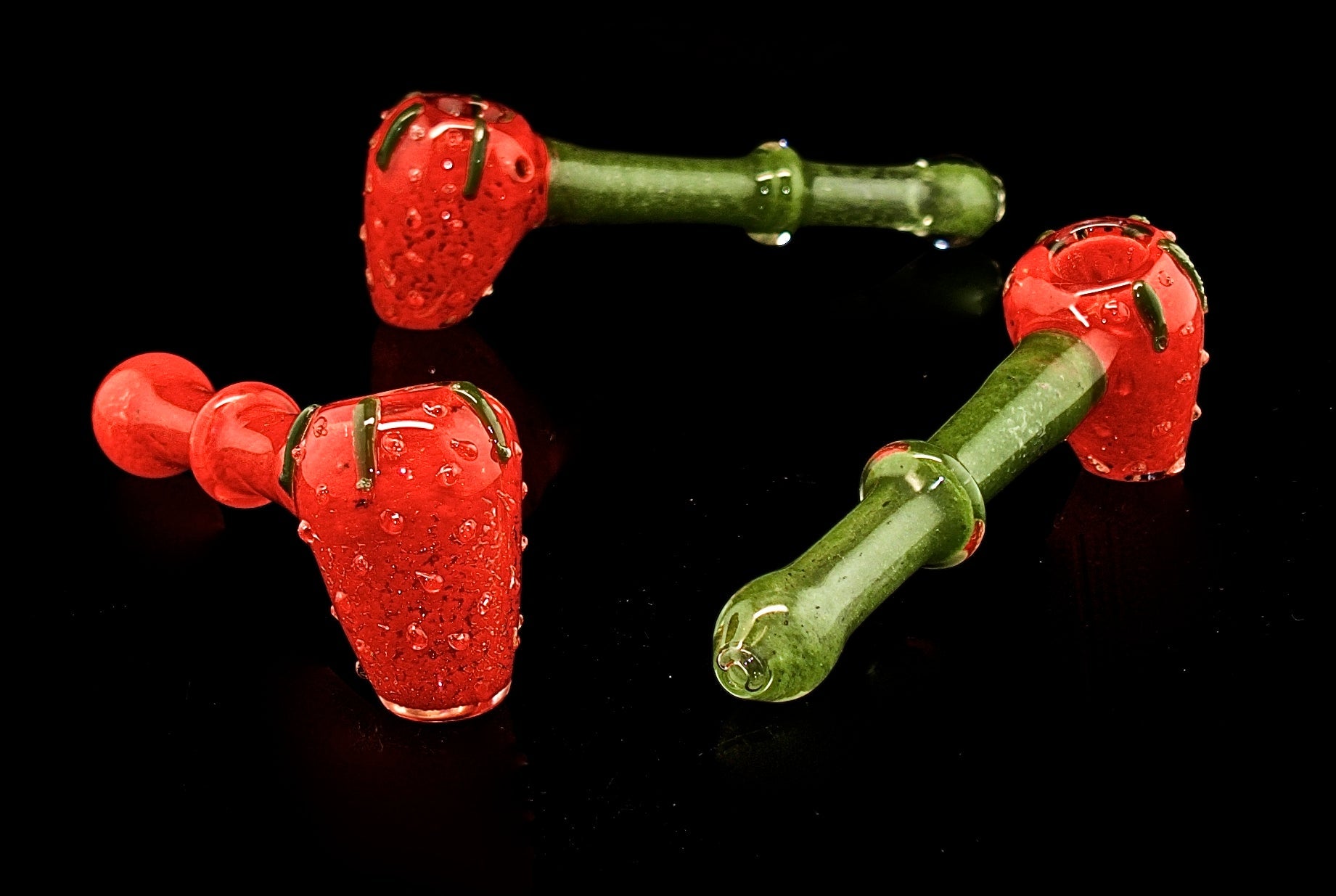 7" Juicy Sweet Strawberry Hand Glass Pipe 160g - 1583